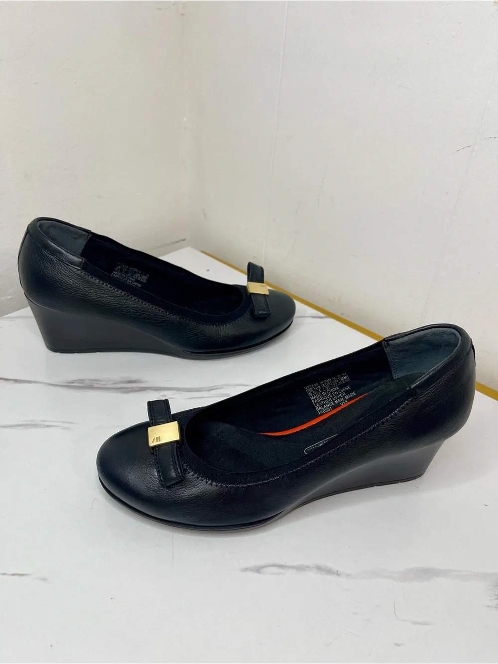 Rockport Women Total Motion Black Wedge Pumps with Gold Bow Accent 6.5M